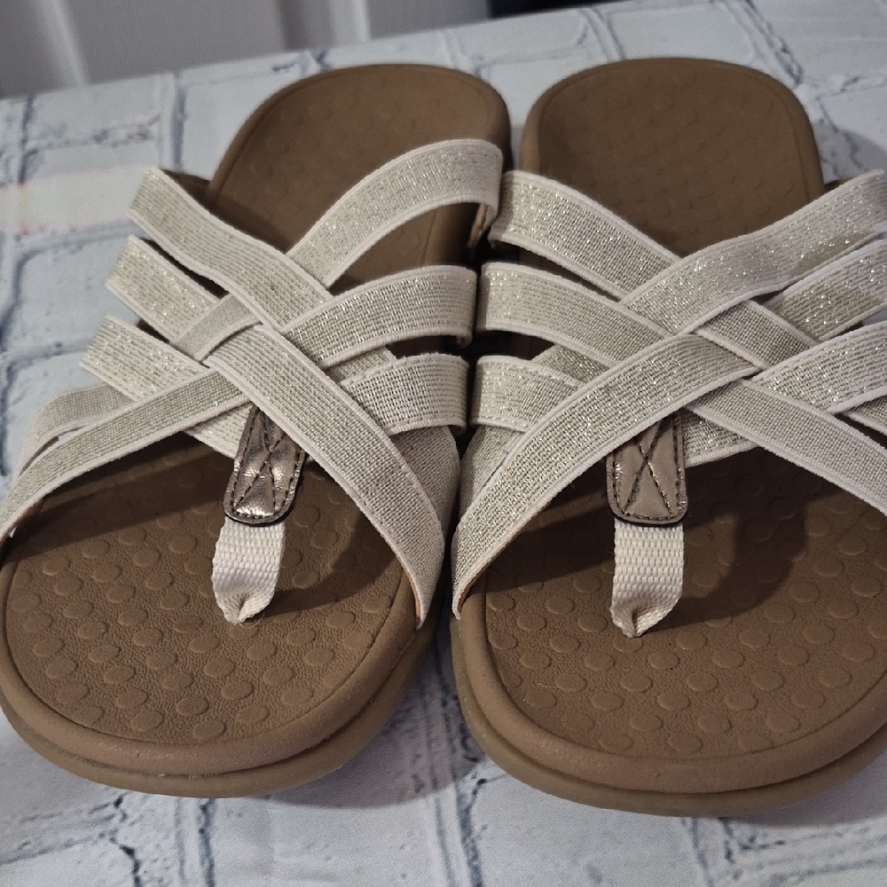NWOB Vionic Woven Stretch Gore Thong Sandals - Tia- Size 6 - Picture 2 of 7